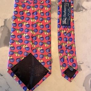 BURBERRY tie with blue apples